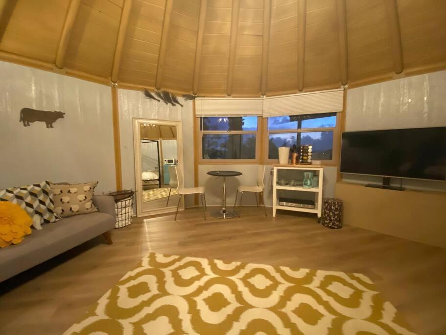 Glamping-Sky Dome Yurt-Tiny House-2 By Lavenders Field Villa Valley Center Kültér fotó